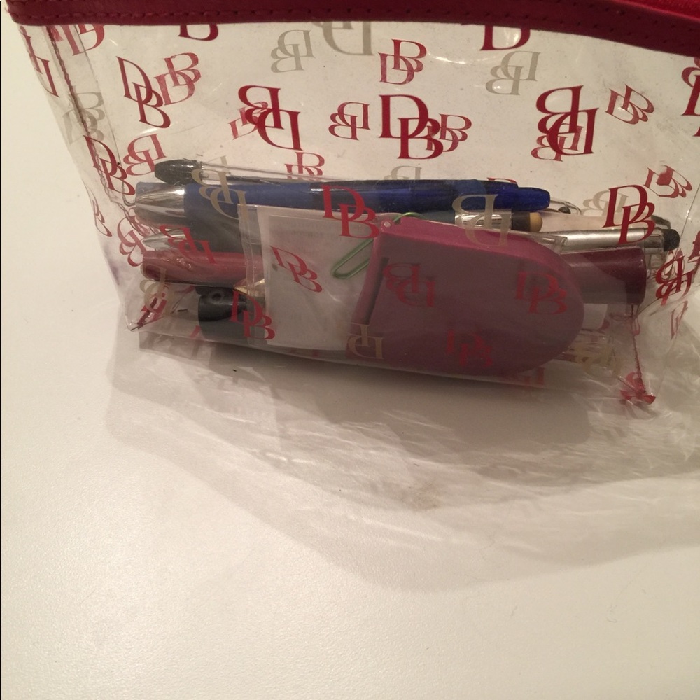 Dooney and Bourke 💄 makeup 💄 Bag